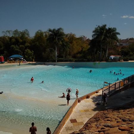 Piazza Com Acesso Ao Clube Diroma Aparthotel Caldas Novas Exterior foto