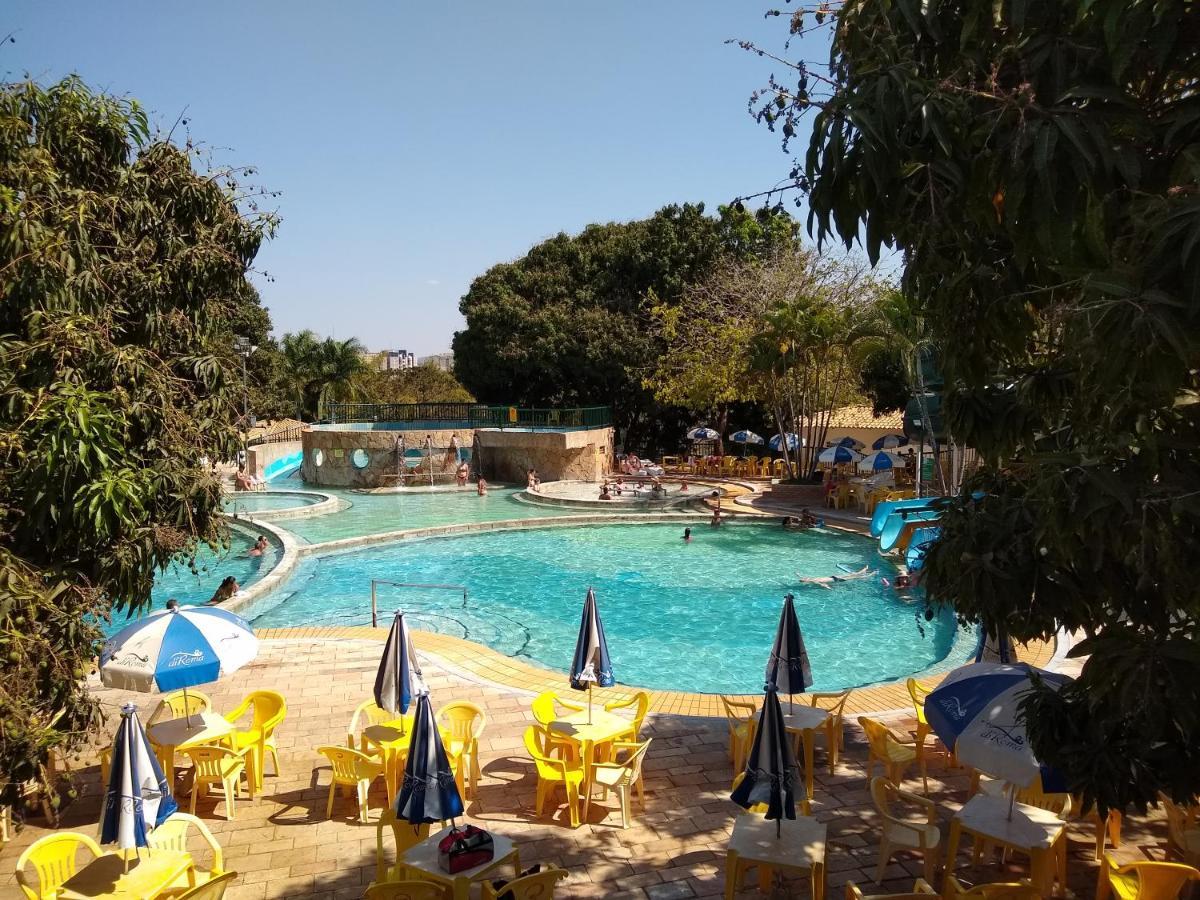 Piazza Com Acesso Ao Clube Diroma Aparthotel Caldas Novas Exterior foto